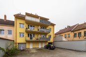 Pronájem moderního bytu 2+kk, 72 m2 s balkonem, sklepem, cena 16500 CZK / objekt / měsíc, nabízí 