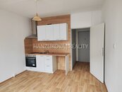 Pronájem částečně zrekonstruovaného bytu 1+kk, Pekárenská ul., cena 7900 CZK / objekt / měsíc, nabízí HANZLÍKOVÁ REALITY s.r.o.